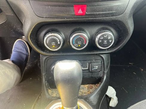 Used 2016 Jeep Renegade Sport w/ Power & Air Group AWD/4WD image 14