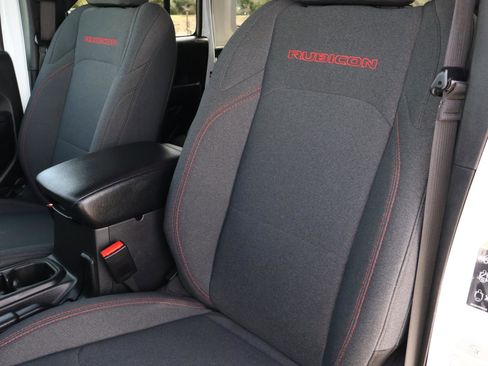 Used 2024 Jeep Wrangler Unlimited Rubicon w/ Technology Group image 13