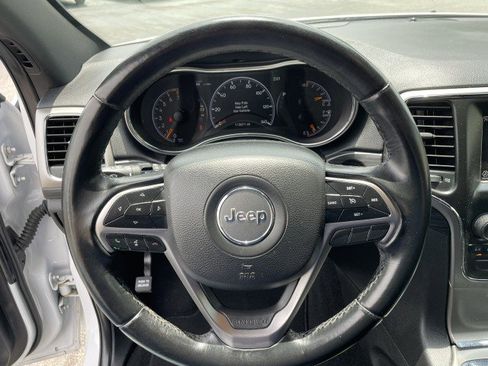 Used 2021 Jeep Grand Cherokee Laredo image 15