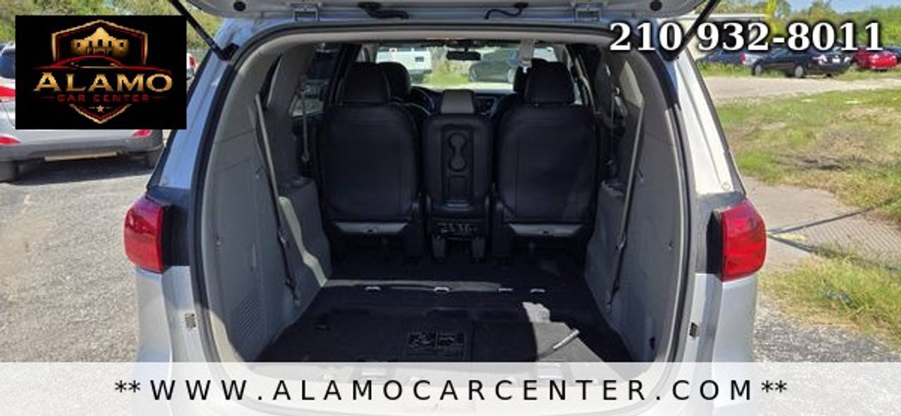 Used 2017 Kia Sedona LX w/ LX Essentials Premium Package FWD image 27