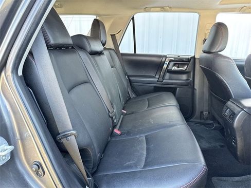 Used 2018 Toyota 4Runner TRD Off-Road Premium image 33