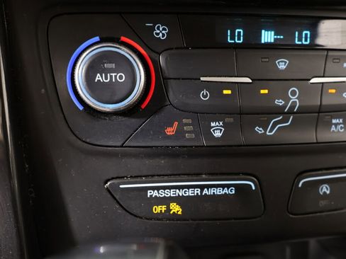 Used 2017 Ford Escape Titanium image 37