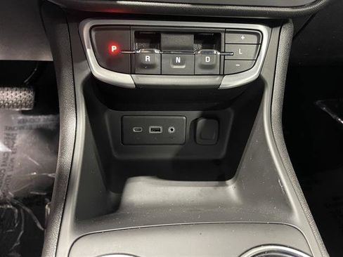 Used 2024 GMC Terrain SLE w/ Driver Convenience Package image 32