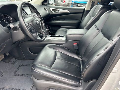 Used 2019 Nissan Pathfinder SL image 11