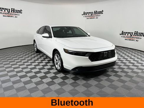 Used 2025 Honda Accord LX image 5