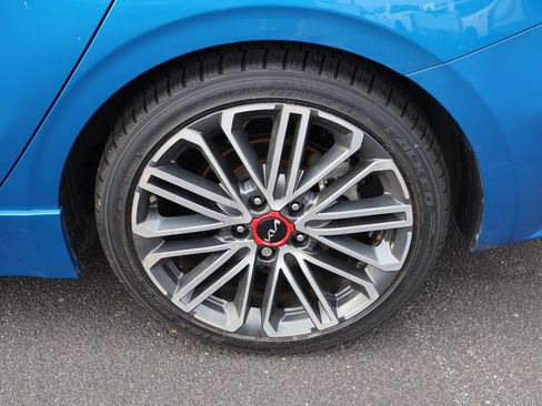 Used 2022 Kia Forte GT w/ GT Technology Package FWD image 19