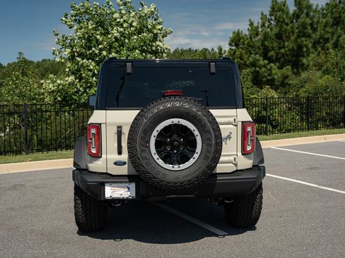 New 2025 Ford Bronco Badlands image 13