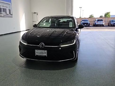 New 2026 Volkswagen Jetta SE FWD image 4