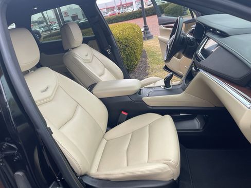 Used 2017 Cadillac XT5 Premium Luxury image 21