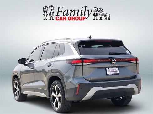 New 2026 Volkswagen Tiguan SE image 3