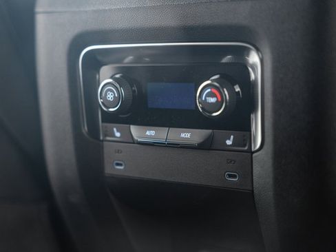 New 2026 Chevrolet Suburban Premier image 37