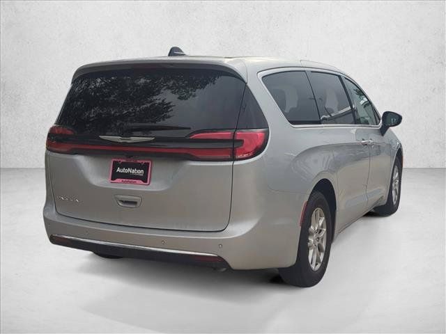 New 2026 Chrysler Pacifica Select FWD image 2