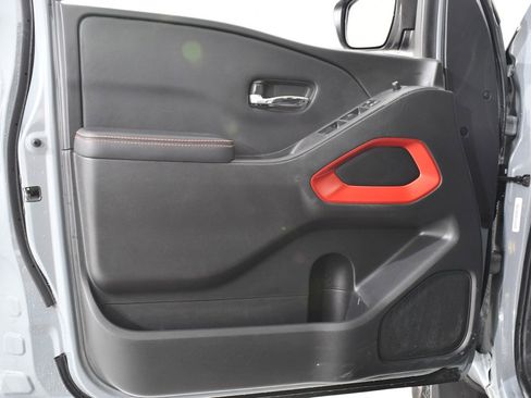 Used 2025 Nissan Frontier PRO-4X w/ Black Accent Package image 23