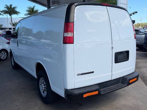 Used 2017 Chevrolet Express 2500 RWD image 7