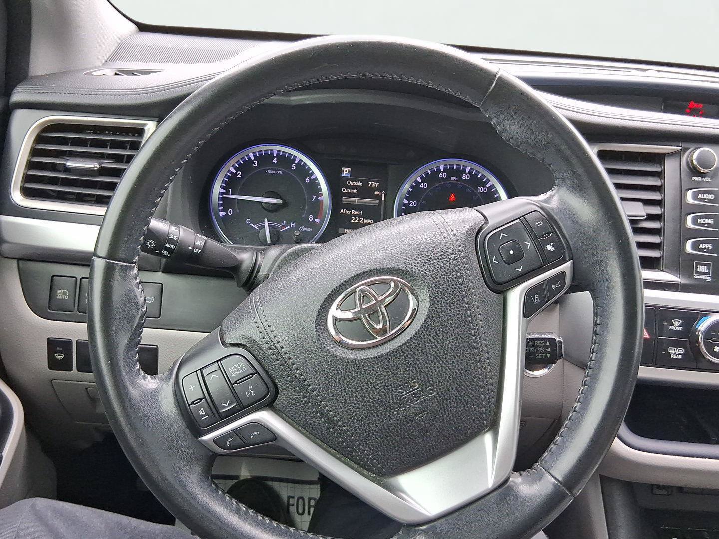 Used 2018 Toyota Highlander Limited FWD image 16