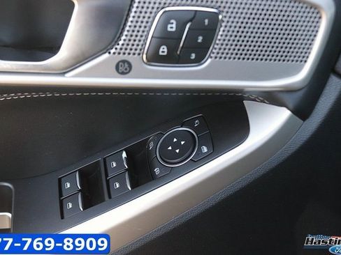 Used 2022 Ford Explorer Limited w/ Equipment Group 301A image 10