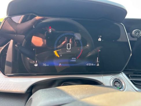 Used 2025 Chevrolet Trax LT FWD image 15