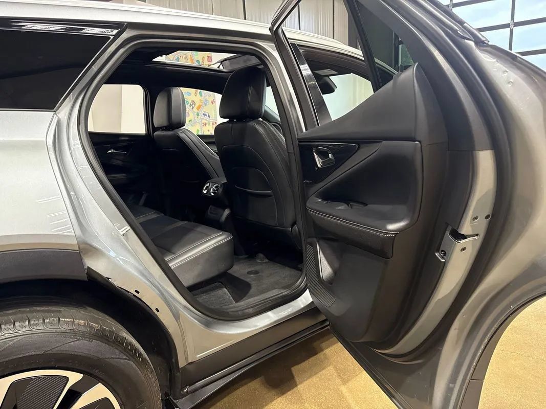 Used 2024 Chevrolet Blazer EV LT AWD/4WD image 68