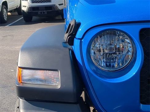 Used 2024 Jeep Wrangler Sport S image 10