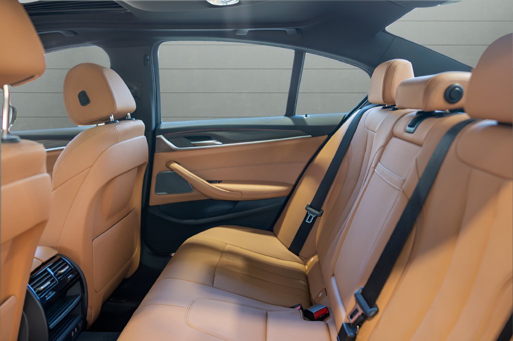Used 2023 BMW 530i w/ M Sport Package RWD image 41