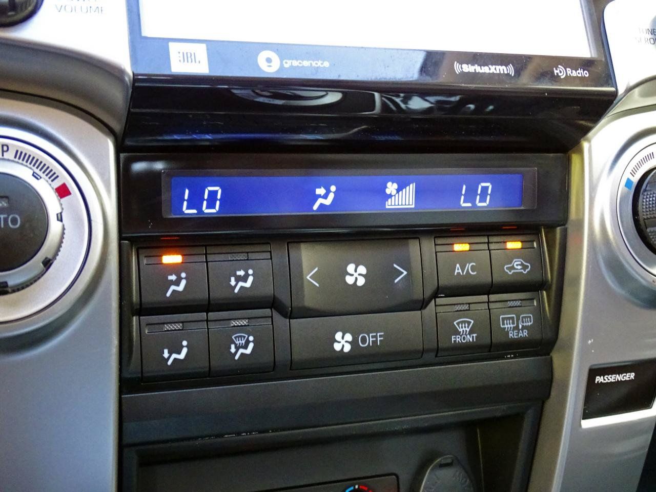 Used 2021 Toyota 4Runner Limited AWD/4WD image 28