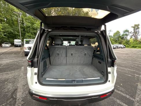 Used 2022 Jeep Grand Wagoneer Series III AWD/4WD image 30