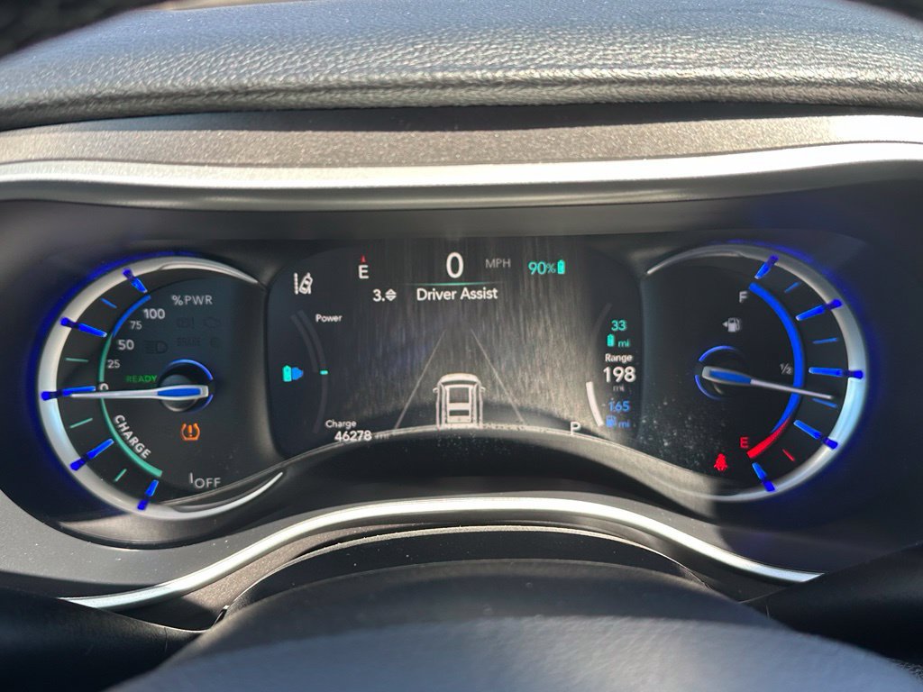 Used 2024 Chrysler Pacifica Limited FWD image 30