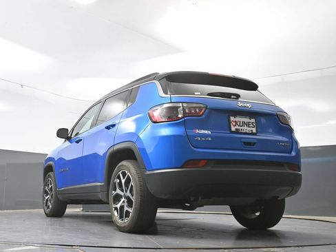 Used 2025 Jeep Compass Limited AWD/4WD image 57