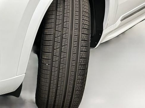 Used 2025 Volvo XC90 B5 Core w/ Climate Package image 25