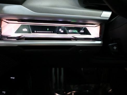 Used 2024 BMW 760i xDrive w/ Executive Package image 76