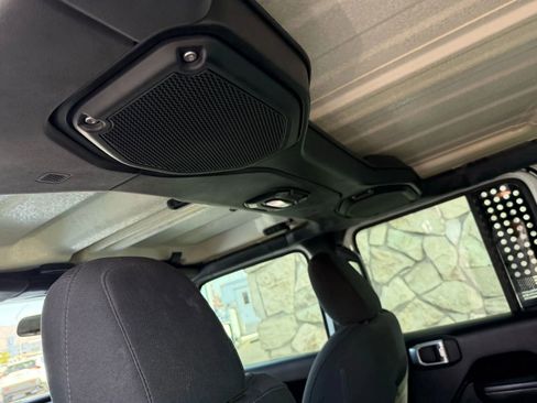 Used 2018 Jeep Wrangler Unlimited Sport image 13