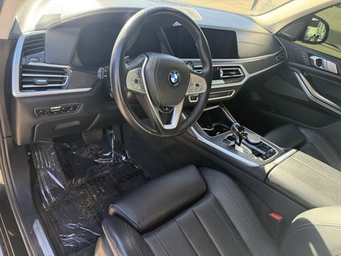 Used 2022 BMW X7 xDrive40i w/ Premium Package image 13