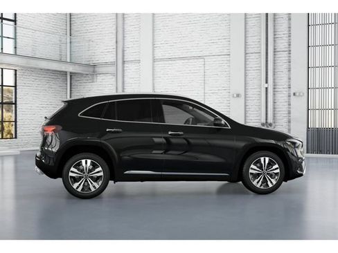 New 2026 Mercedes-Benz GLA 250 4MATIC image 17