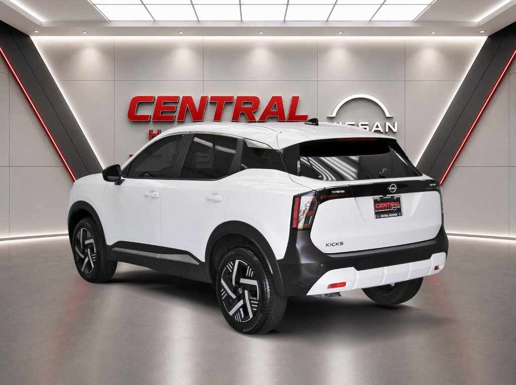 Used 2026 Nissan Kicks SV w/ SV Premium Package FWD image 3