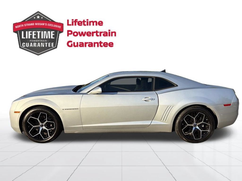 Used 2011 Chevrolet Camaro LS RWD image 2