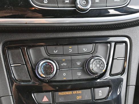 Used 2021 Buick Encore Preferred FWD image 21