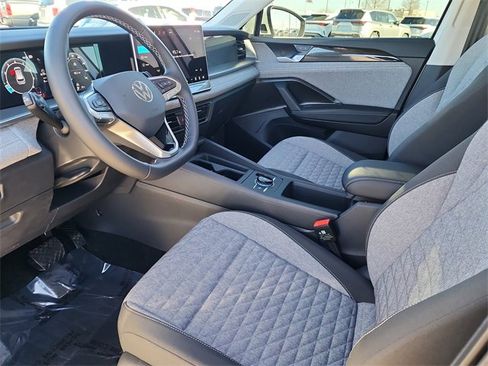 New 2026 Volkswagen Tiguan S image 10