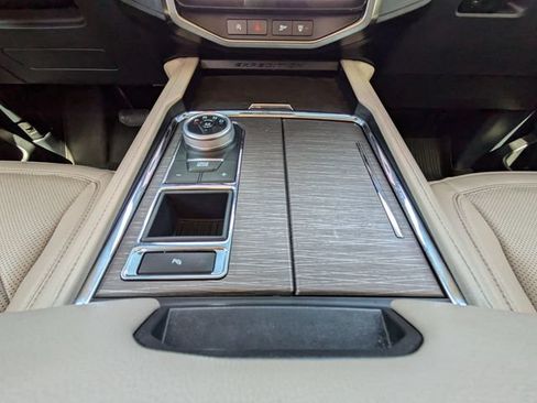 Used 2024 Ford Expedition Limited RWD image 25