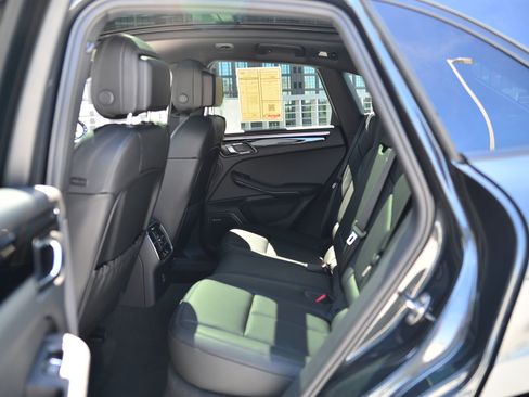 Used 2026 Porsche Macan image 14