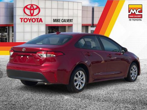 Used 2025 Toyota Corolla LE FWD image 5
