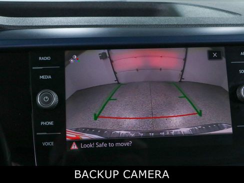 Used 2023 Volkswagen Taos SE FWD image 18