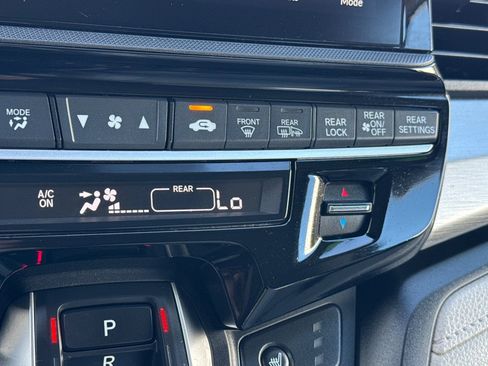 Used 2025 Honda Odyssey EX-L image 31