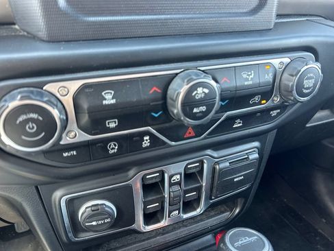 Used 2020 Jeep Gladiator Sport w/ Quick Order Package 24S AWD/4WD image 12
