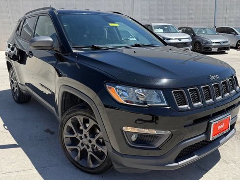 Used 2021 Jeep Compass Latitude AWD/4WD image 1