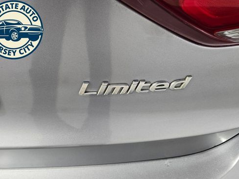 Used 2017 Hyundai Elantra Limited w/ Limited Ultimate Package 05 FWD image 36