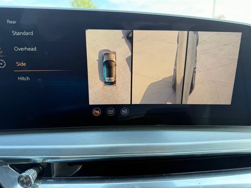 Used 2024 Cadillac Lyriq Sport AWD/4WD image 39