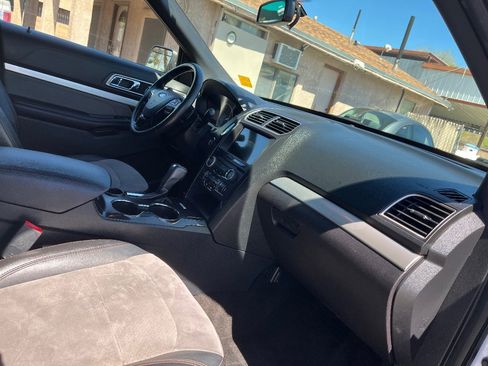 Used 2017 Ford Explorer XLT w/ Equipment Group 202A image 39