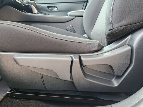 Used 2025 Nissan Sentra SV w/ All-Weather Package FWD image 16