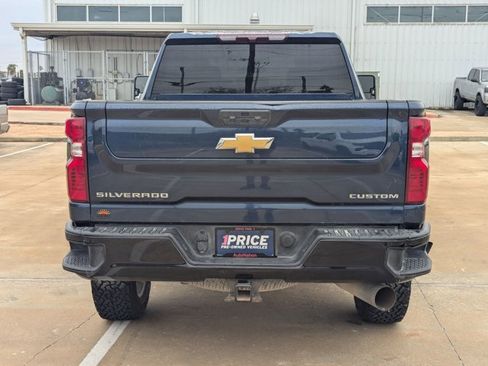 Used 2023 Chevrolet Silverado 2500 Custom w/ Custom Value Package image 6