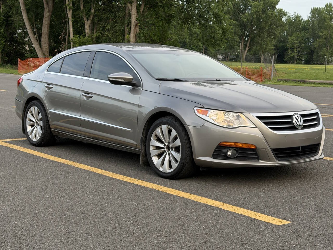 Used 2009 Volkswagen CC Sport FWD image 1